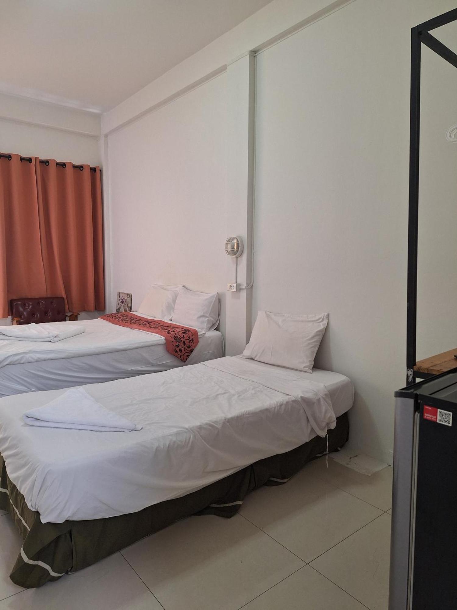 Hotel Happy 2